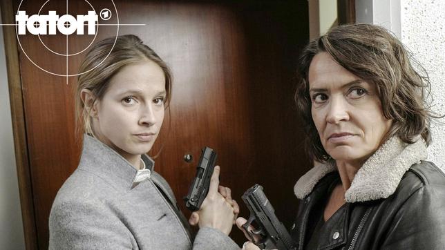 Bild: SWR/Jacqueline Krause-Burberg Die Ludwigshafener Tatort-Kommissarinnen Lena Odenthal (Ulrike Folkerts) (r.) und Johanna Stern (Lisa Bitter).