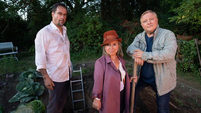 v.l.n.r. Prof. Karl-Friedrich Boerne (Jan Josef Liefers), Silke Haller (ChrisTine Urspruch) und Frank Thiel (Axel Prahl)