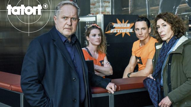 Bild: ARD Degeto/ORF/Allegro Film/Hubert Mican Moritz Eisner (Harald Krassnitzer) und Bibi Fellner (Adele Neuhauser) befragen Susi (Michaela Schausberger) und Markus Hangl (Laurence Rupp)