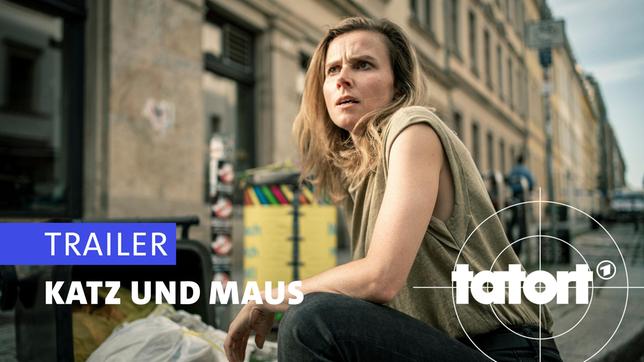 Karin Gorniak (Karin Hanczewski) hofft, im Müll Hinweise zu Schnabels Entführung oder sein Handy zu finden.