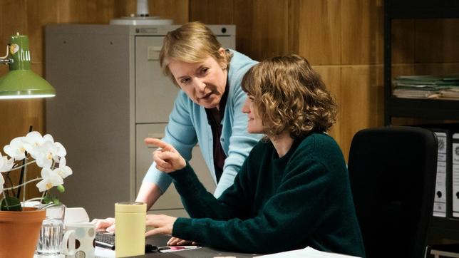 Von links: Kriminalhauptkommissarin Paula Ringelhahn (Dagmar Manzel) und Wanda Goldwasser (Eli Wasserscheid).