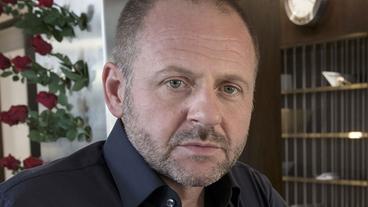 Bild: WDR/Thomas Kost Samuel Finzi in seiner Rolle als Oleg Kombarow