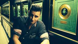 Gabalier – Die Volks-Rock'n'Roll Show – Dreharbeiten: Eine Wand voll Goldener Schallplatten Graceland, Elvis Presleys Villa.