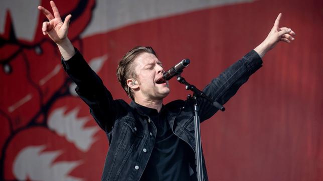 Bjoern Dixgard, Sänger der schwedischen Band „Mando Diao“, steht auf dem Hurricane Festival auf der Bühne. 