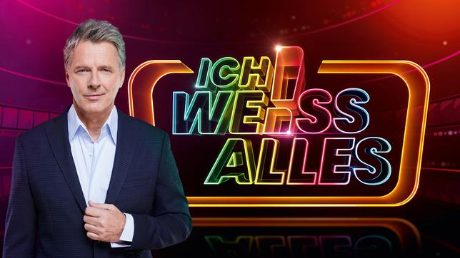 Bild: ARD/Thomas Leidig/Brand New Media Jörg Pilawa vor dem Logo der Sendung