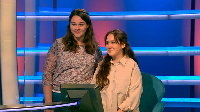 Bild: NDR Das Kandidatenpaar Amelie Blatt und Lisa Blatt
