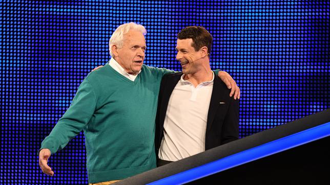 Bild: ARD/Uwe Ernst Moderator Alexander Bommes (r.) mit dem Kandidaten Joachim Schroetter (l.).