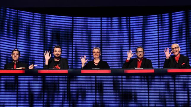 Bild: ARD/Uwe Ernst Das Jägerteam: Sebastian Jacoby, Sebastian Klussmann, Adriane Rickel, Dr. Manuel Hobiger und Dr. Thomas Kinne