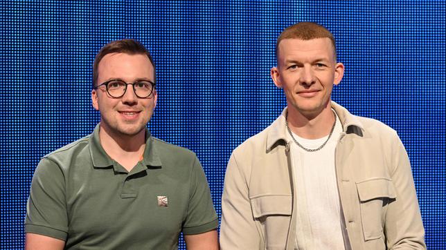 Die Kandidaten: WDR-2-Hörer Christopher Czimek mit WDR-2-Moderator Tobias Altehenger.