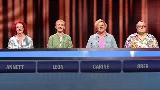 Bild: ARD/Arne Vollstedt Die Kandidat:innen (v.l.n.r. am Panel): Annett Schulze, Leon Manz, Carine Reiter und Greg Nieting.