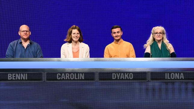 Bild: ARD/Uwe Ernst Die Kandidat:innen: Benjamin Boritzka, Carolin Groß, Dyako Suwani und Ilona Werlich.
