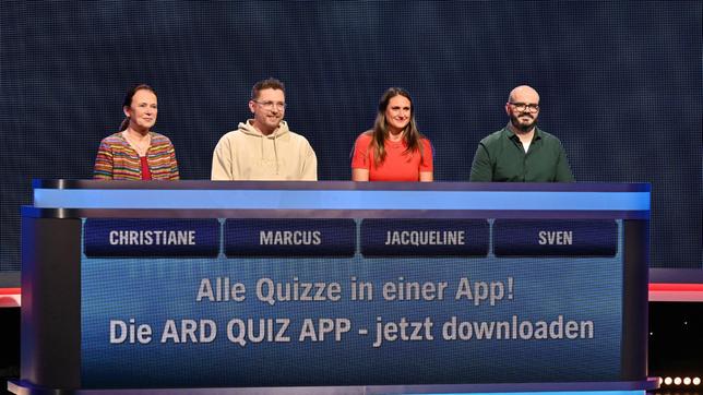 Die Kandidat:innen (v.l.n.r. am Panel): Christiane Dennert, Marcus Brose, Jacqueline Weertz und Sven Pieninck.