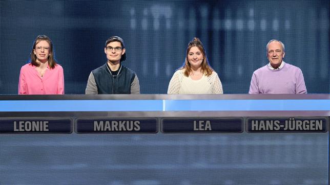 Bild: ARD/Uwe Ernst Die Kandidat:innen: Leonie Zablonski, Markus Wilhelms, Lea Klenk und Hans-Jürgen Busl.