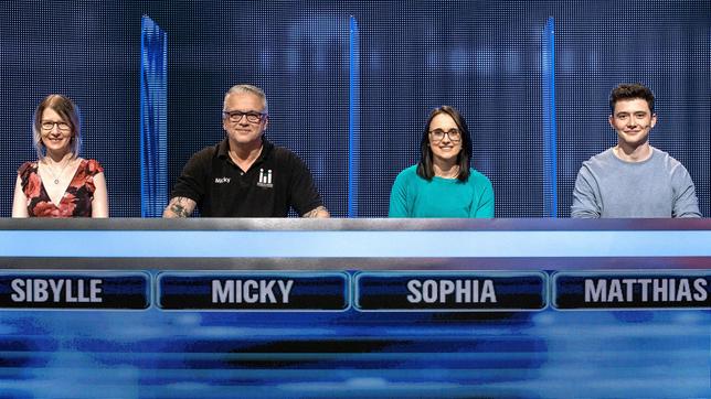Bild: ARD/Arne Vollstedt Die Kandidat:innen: Sibylle Nehrkorn, Micky Foehde, Sophia Großmann und Matthias Schuberth.