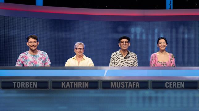 Bild: ARD/Uwe Ernst Die Kandidat:innen: Torben Henke, Kathrin Dennstädt,Mustafa Özakbiyik und N. Ceren Erol.