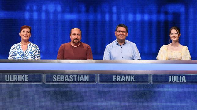 Bild: ARD/Uwe Ernst Die Kandidat:innen (v.l.n.r. am Panel): Ulrike Hagen, Sebastian Berg, Frank Feldmann und Julia Schwab.