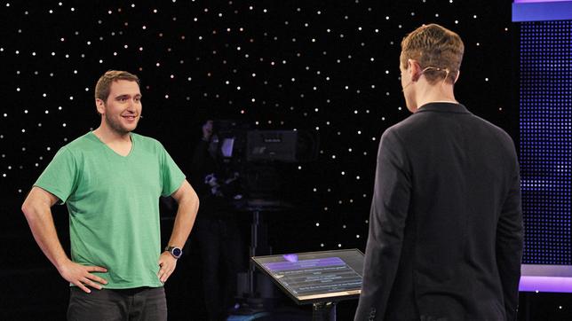 Bild: ARD/Uwe Ernst Moderator Alexander Bommes mit dem Kandidaten Matthias Scheer.