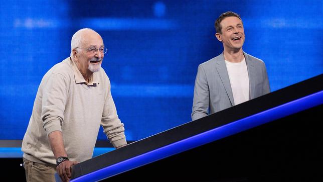Bild: ARD Moderator Alexander Bommes (re.) mit dem Kandidaten Wolfgang Borsche (li.).