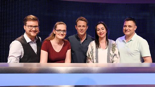 video moderator alexander bommes mit den kandidaten alexander klutzny debora peppel stephanie konopatzky und - Alexander Bommes Lebenslauf video moderator alexander bommes mit den kandidaten alexander klutzny debora peppel stephanie konopatzky und - Alexander Bommes Lebenslauf