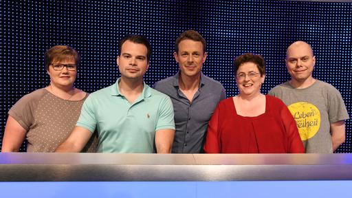 video moderator alexander bommes mit den kandidaten nadine neumann maximilian aracena nada dvorsak und - Alexander Bommes Lebenslauf video moderator alexander bommes mit den kandidaten nadine neumann maximilian aracena nada dvorsak und - Alexander Bommes Lebenslauf
