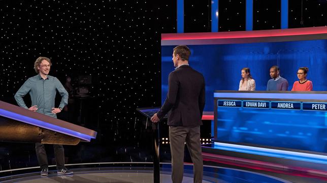 Moderator Alexander Bommes mit den Kandidaten Peter Ahrensk, Jessica Bastron, Edvan Davi Uhl und Andrea Förster.