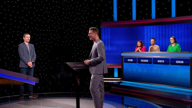 Moderator Alexander Bommes mit den Kandidat:innen: Goran Ivetic, Regine Förger, Ricardo Werner (2.v.r) und Benita Henning.