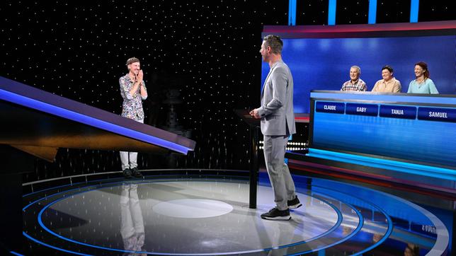 Moderator Alexander Bommes mit den Kandidat:innen: Samuel Schäfer, Claude Blattner, Gaby Koopmann und Tanja "Bibi" Kluge.