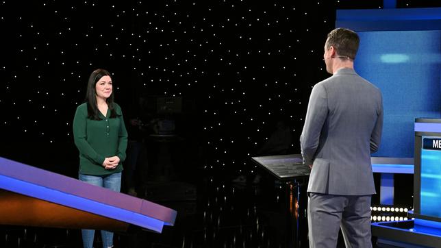 Moderator Alexander Bommes mit der Kandidatin Katrin Basting.