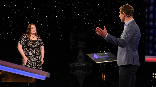 Bild: ARD/Uwe Ernst Moderator Alexander Bommes mit der Kandidatin Silvana Steinberg.