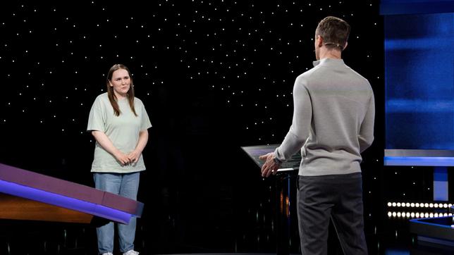 Bild: ARD/Uwe Ernst Moderator Alexander Bommes mit der Kandidatin Tomke Gerdes.