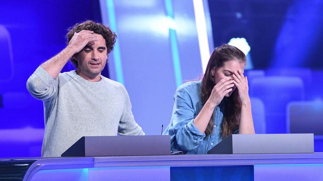 Bild: ARD/Uwe Ernst Rateteam "Musik & Film": Schauspielerin und Sängerin Yvonne Catterfeld und Schauspieler Oliver Wnuk (l).