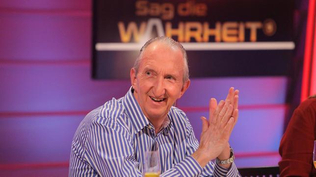 Bild: SWR/ Peter A. Schmidt/SWR/ Peter A. Schmidt Eine Nase für die Schwindler: Ratefuchs Mike Krüger