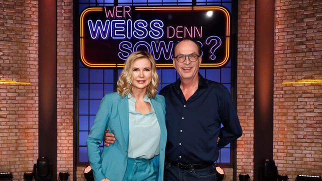 Als Kandidat:innen zu Gast bei "Wer weiß denn sowas?": Die Schauspielerin Veronica Ferres und der Schauspieler Herbert Knaup.