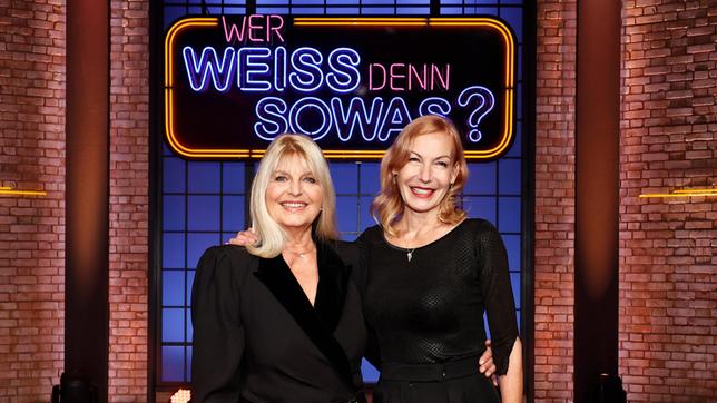Bild: ARD/Morris Mac Matzen Als Kandidatinnen zu Gast bei "Wer weiß denn sowas?": Die Tänzerin, Sängerin und Moderatorin Marlène Charell und Musicaldarstellerin, Chansonsängerin und Schauspielerin Ute Lemper.