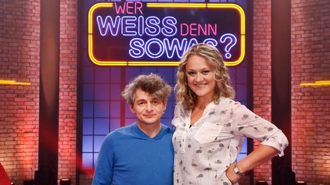 Bild: ARD/Morris Mac Matzen Die beiden Comedians Volker Zack und Lisa Feller sind zu Gast bei "Wer weiß denn sowas?".