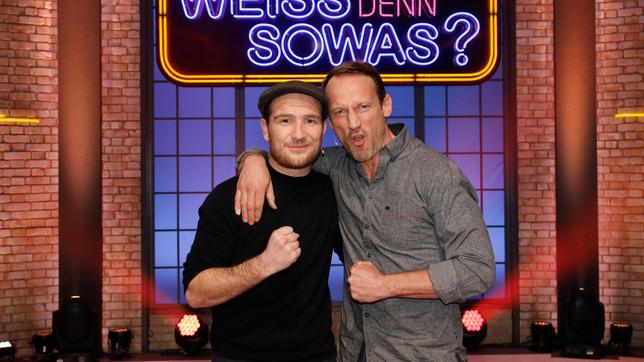Bild: ARD/Morris Mac Matzen Die beiden Schauspieler Frederic Lau und Wotan Wilke Möhring treten bei "Wer weiß denn sowas?" gegeneinander an.