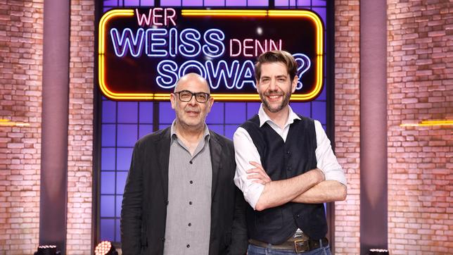 Bild: ARD/Morris Mac Matzen Die Kandidaten: Der Kabarettist, Komiker, Musiker, Schauspieler, TV-Moderator und Buchautor Johannes „Hannes“ Ringlstetter und der Kabarettist Claus von Wagner.