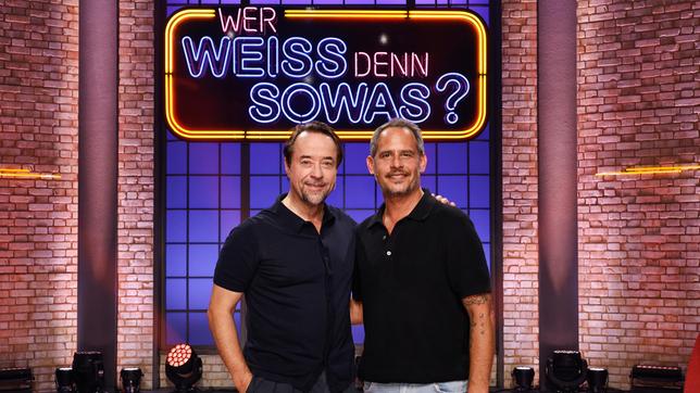 Bild: ARD/Morris Mac Matzen Die Kandidaten: Der Schauspieler und Musiker Jan Josef Liefers (li.) und der Schauspieler und Regisseur Moritz Bleibtreu (re.).