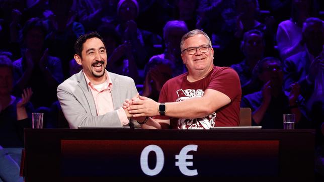 Bild: ARD/Morris Mac Matzen Heute im Team von Rateteam-Kapitän Elton: Der Rapper und Schauspieler Eko Fresh.