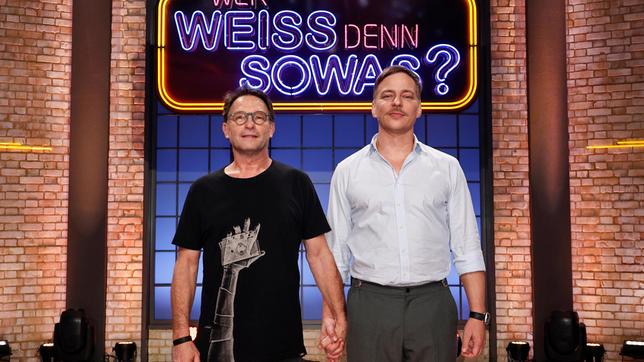 Bild: ARD/Morris Mac Matzen Kandidaten in dieser Sendung: Der Schauspieler Thomas Kretschmann und der Schauspieler Tom Wlaschiha (r).