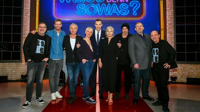 Bild: NDR/Morris Mac Matzen Foto: Elton, Joko Winterscheidt, Klaus Behrendt, Cordula Stratmann, Kai Pflaume, Ina Müller, Torsten Sträter, Dietmar Bär und Bernhard Hoecker.