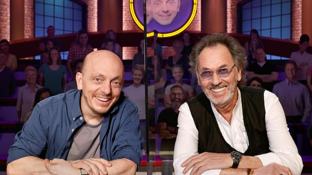 Bild: ARD/Morris Mac Matzen Rateteam-Kapitän Bernhard Hoëcker und der Fernsehmoderator und Fernsehproduzent Hugo Egon Balder bilden ein Rateteam.