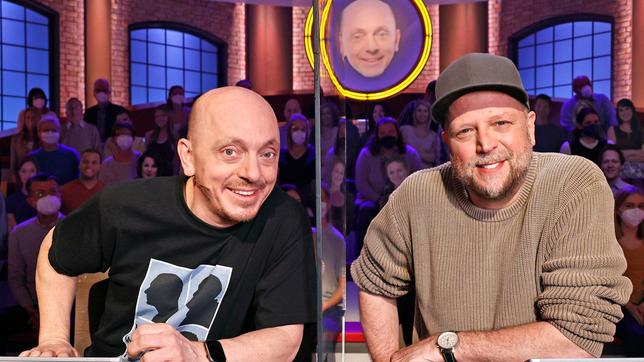 Bild: ARD/Morris Mac Matzen Rateteam-Kapitän Bernhard Hoëcker und der Musiker Smudo bilden ein Rateteam.