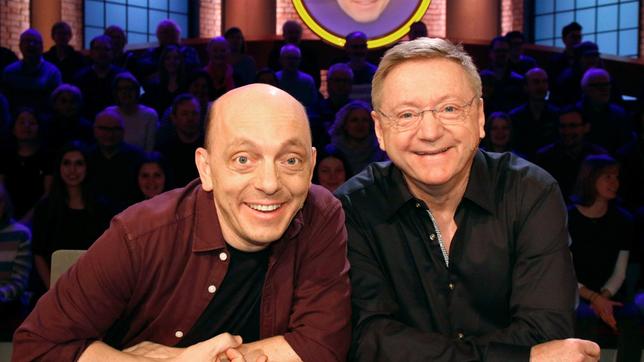 Bild: ARD/Morris Mac Matzen Rateteam-Kapitän Bernhard Hoëcker und der Schauspieler und Autor Pierre Franckh bilden ein Rateteam.