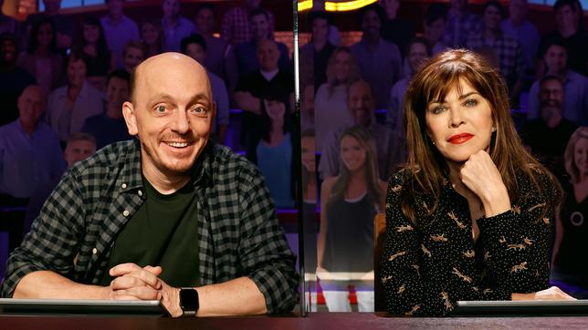 Bild: ARD/Morris Mac Matzen Rateteam-Kapitän Bernhard Hoëcker und die Schauspielerin Anja Kruse bilden ein Rateteam.