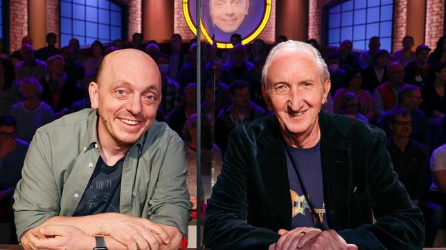 Bild: ARD/Morris Mac Matzen Rateteam-Kapitän Elton mit Komiker Mike Krüger.