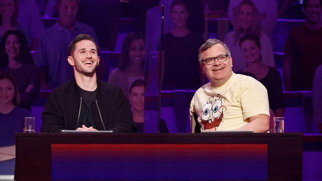 Bild: ARD/Morris Mac Matzen Rateteam-Kapitän Elton und der Autorennfahrer und Influencer Daniel Abt bilden ein Rateteam.