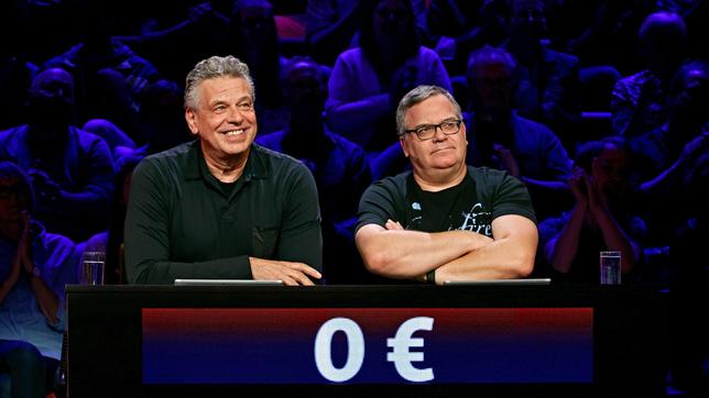 Bild: ARD/Morris Mac Matzen Rateteam-Kapitän Elton und der ehemalige Zehnkämpfer Jürgen Hingsen bilden ein Rateteam.