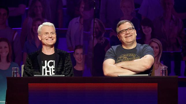 Bild: ARD/Morris Mac Matzen Rateteam-Kapitän Elton und der Fernsehmoderator Guido Cantz bilden ein Rateteam.