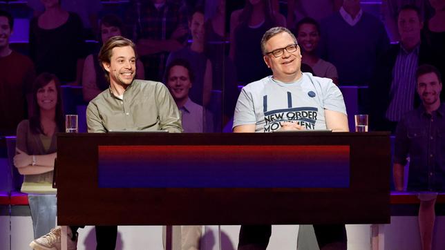 Bild: ARD/Morris Mac Matzen Rateteam-Kapitän Elton und der Redakteur Tobias Krell bilden ein Rateteam.